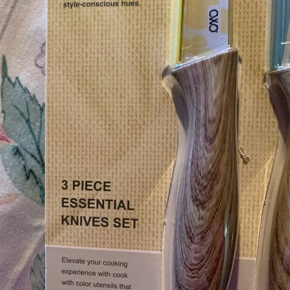 3-Piece Essential Knives Set - Blue and Yellow